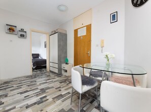 1 bedroom, internet