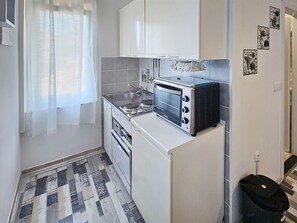 雪櫃、焗爐、廚房用具/餐具/器皿