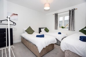 2 slaapkamers, een bureau, een strijkplank/strijkijzer, gratis wifi