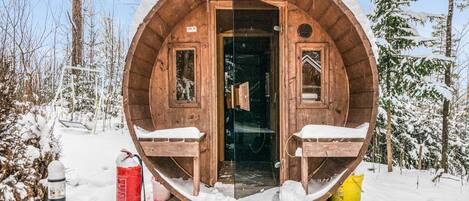 المنشأة من الخارج