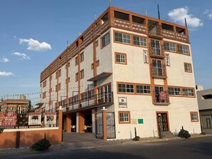 Front of property - Hotel la Concha  (San José Iturbide)