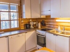 Fridge, microwave, dishwasher, cookware/dishes/utensils