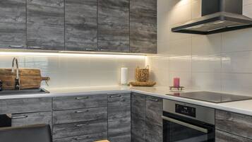 Réfrigérateur, micro-ondes, lave-vaisselle