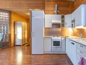 冰箱、微波炉、洗碗机、厨具/餐具