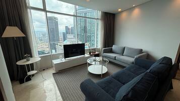 Family Apartment, City View | Living area