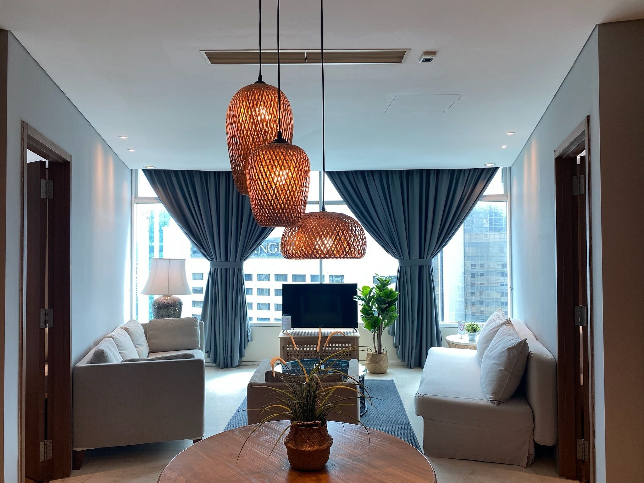 Comfort Apartment, City View | Living area | 40-cm LED TV with cable channels, Netflix, streaming services