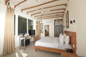 Luxury Room, Balcony, Mountain View | Desk, free WiFi, bed sheets - Ekawa Ganga by Lawrence Hotels (Rishikesh)