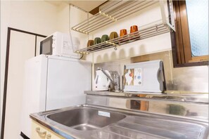 Comfort Apartment, Non Smoking (201) | Private kitchen