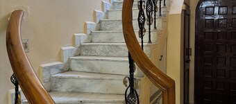 Spacious 4 Bedroom House with parking in heart of city