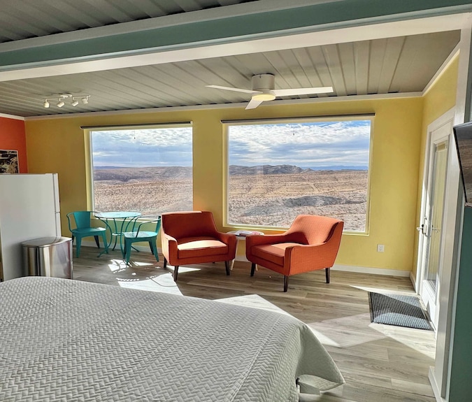 Fossil Knob Ridge -Sierra Vista: Ultra Modern - Terlingua, TX