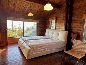 4 bedrooms, free WiFi, bed sheets