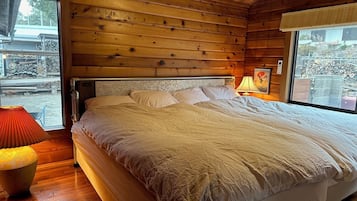 4 bedrooms, free WiFi, bed sheets