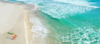 Majestic Retreat - Navarre Townhouse With Bay Access, Garage Community Pool, Kayak, and Paddleboard