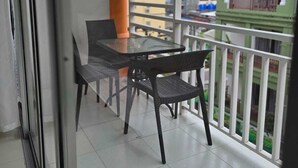 Elite Room, 1 King Bed, Non Smoking, City View | Terrace/patio - NJoy Boutique Guesthouse (Patong)