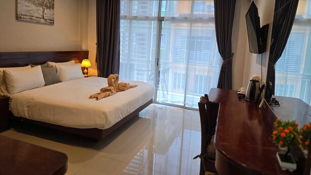 Elite Room, 1 King Bed, Non Smoking, City View - NJoy Boutique Guesthouse (Patong)