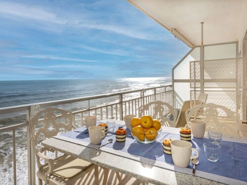 Los Rosales by Interhome