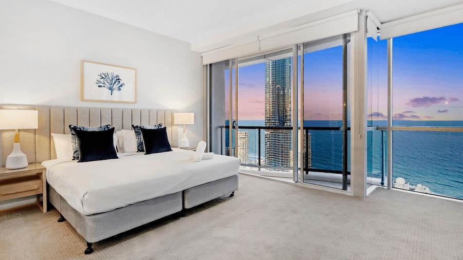 Level 45 Luxury Sub-Penthouse in Surfers