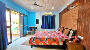 Luxury Room, Multiple Bedrooms, Hill View | Soundproofing, free rollaway beds, free WiFi, bed sheets