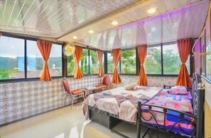 Deluxe Room, Hill View | 1 bedroom, soundproofing, free rollaway beds, free WiFi
