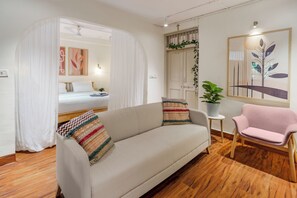 Living area - 48B 1BHK Bandra W by The Bombay Home Company (Mumbai)