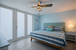 3 bedrooms, iron/ironing board, WiFi, bed sheets - Gorgeous condo with heated pool and spa, steps to beach (Fort Myers Beach)