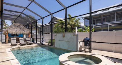 Gorgeous condo with heated pool and spa, steps to beach
