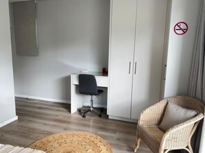 Interior - Charming Studio Cottage in Kite-Surfer's Paradise West Beach (Cape Town)