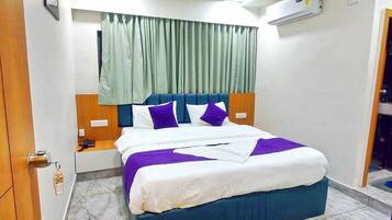 Superior Room | Egyptian cotton sheets, premium bedding, memory-foam beds, desk