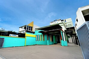 ด้านหน้าที่พัก