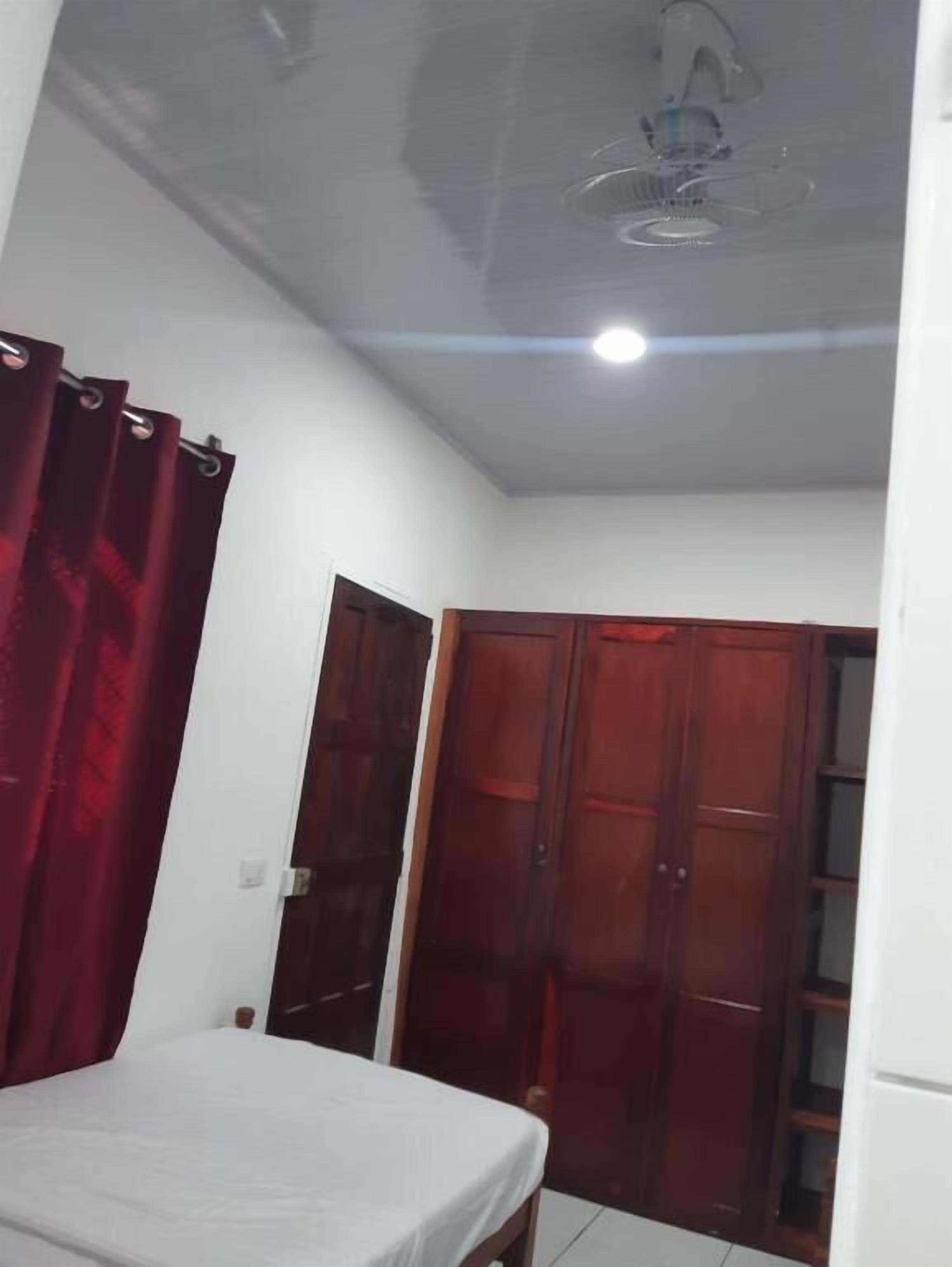 Skrivebord og wi-fi (inkludert)