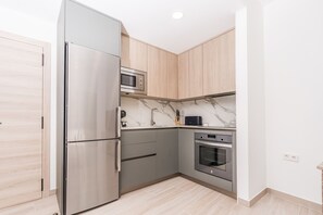 Fridge, microwave, oven, coffee/tea maker