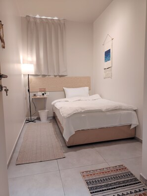 Economy Single Room, Men only, Non Smoking
