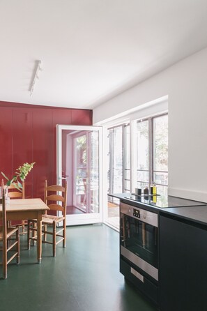 Kühlschrank, Ofen, Herdplatte, Geschirrspüler