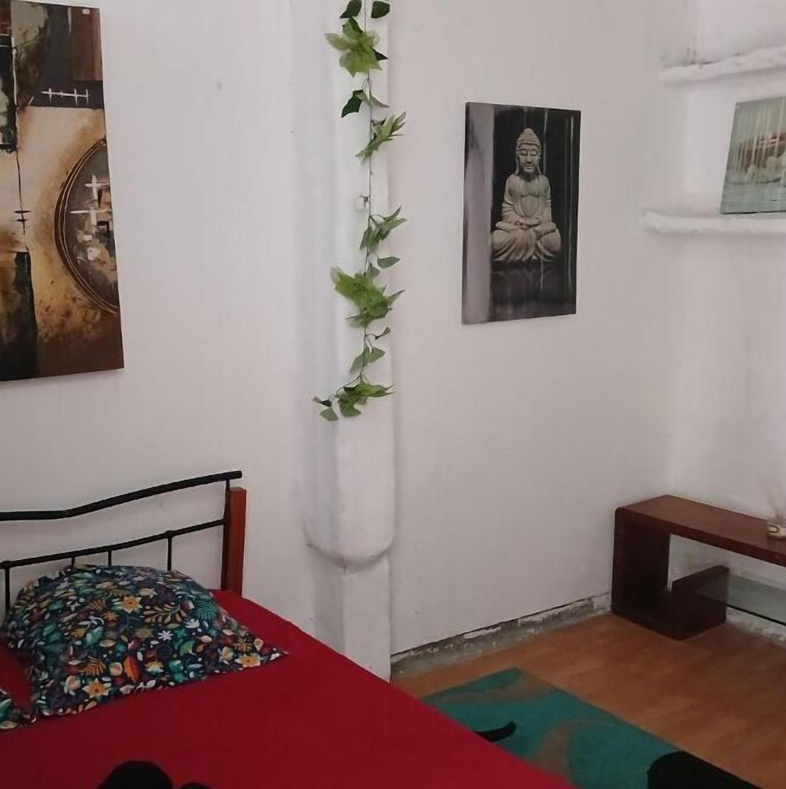 4 bedrooms, iron/ironing board, WiFi