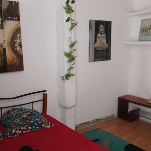 4 عدّة غرف نوم ومكواة/لوح كي وواي فاي