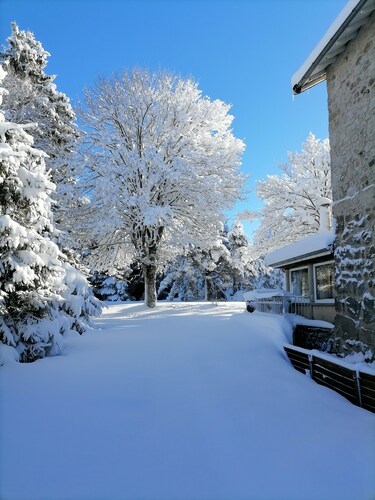 Group gîte with single rooms, no dormitories, in the heart of nature.