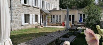 Group gîte with single rooms, no dormitories, in the heart of nature.