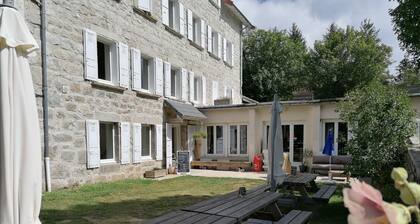 Group gîte with single rooms, no dormitories, in the heart of nature.