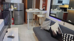 Condo, 1 phòng ngủ, phù hợp cho người khuyết tật | Phòng khách