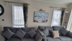 Unclassified image, 4 of 11, button - Seaside Retreat Lodge in New Milton (New Milton)