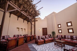 Lobby sitting area - Villa Mango Hotel (New Cairo)