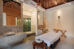 Bathroom - Jepun Villa by Betterplace (Seminyak)