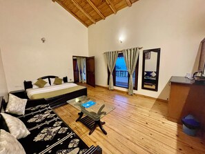 Family Room, Valley View