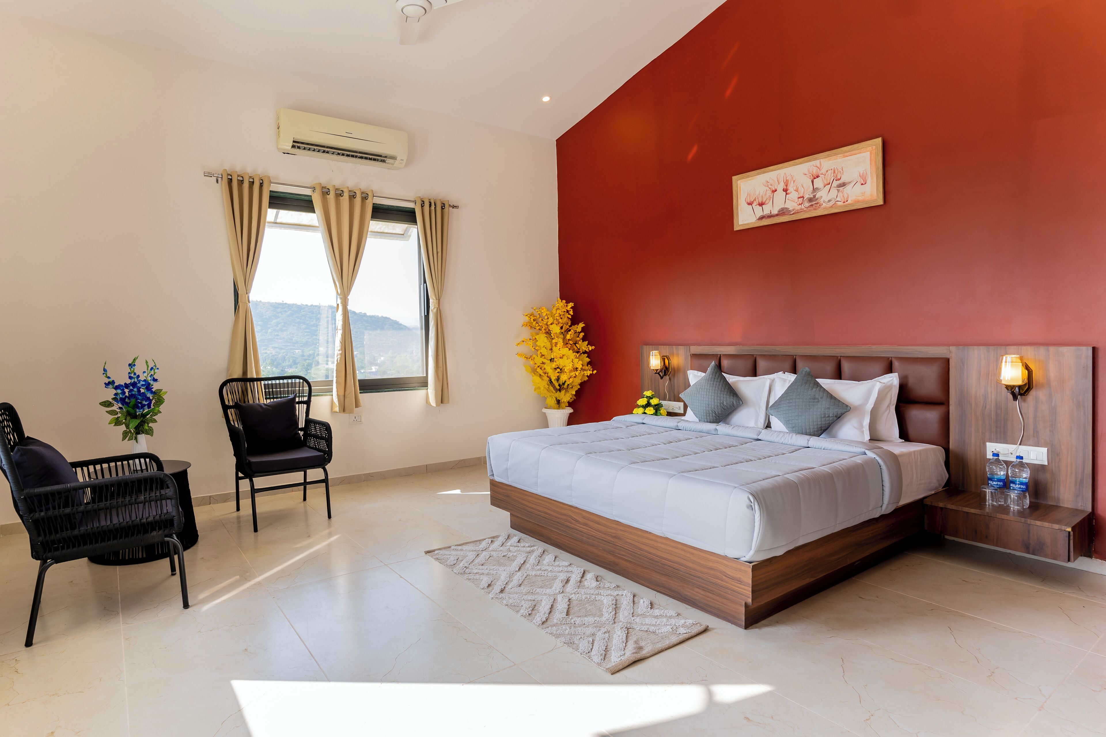 5 bedrooms, iron/ironing board, WiFi, bed sheets