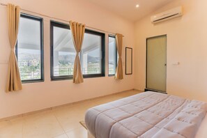 5 habitaciones, tabla de planchar con plancha, wifi y ropa de cama