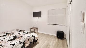 4 bedrooms, WiFi, bed sheets