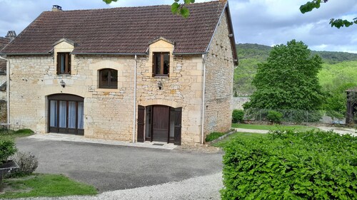 Maison de vacances en Périgord noir face au chateau de Joséphine BAKER