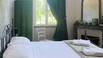 1 bedroom, internet, bed sheets