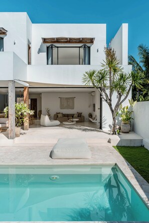 Outdoor pool - Villa Scorcio (Canggu)