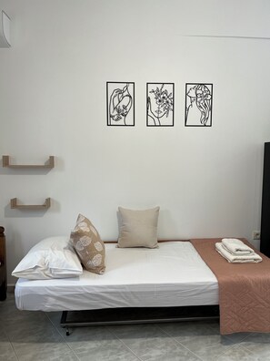 1 bedroom, iron/ironing board, free WiFi, bed sheets